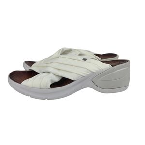 Bzees Knockout white slide slip-on wedge sandals size 9.5